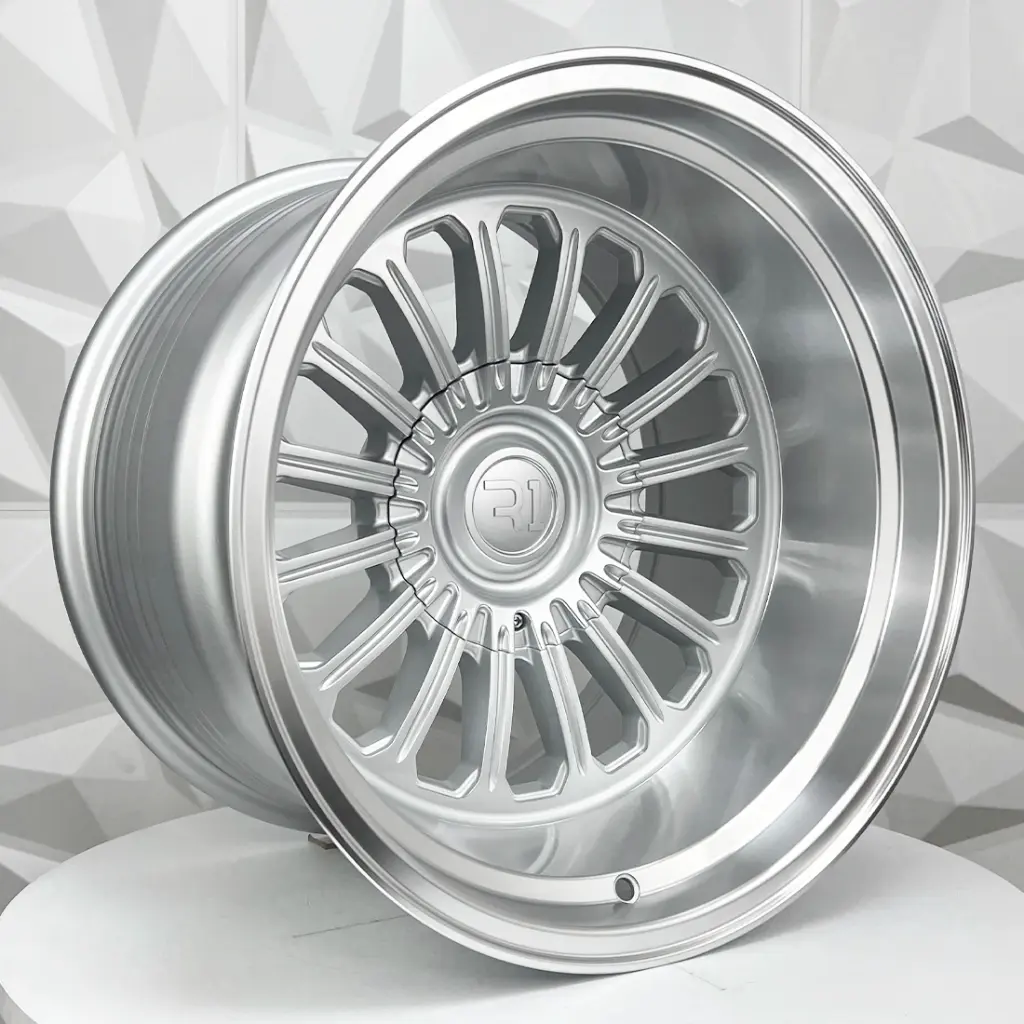 X084 Silver Machine Lip 01.webp